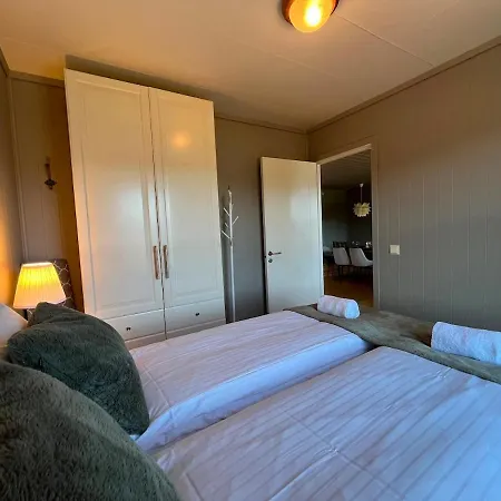Amazing River Views - Private Sauna - Balcony!