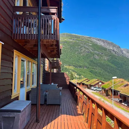 Amazing River Views - Private Sauna - Balcony! *